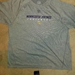 Minnesota Vikings Peterson #28 tshirt new w/ tags